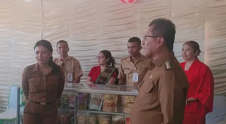 Wakil Bupati Kupang Hadiri Acara Pembukaan UMKM, Masyarakat Menabung Perkuat Ekonomi Daerah